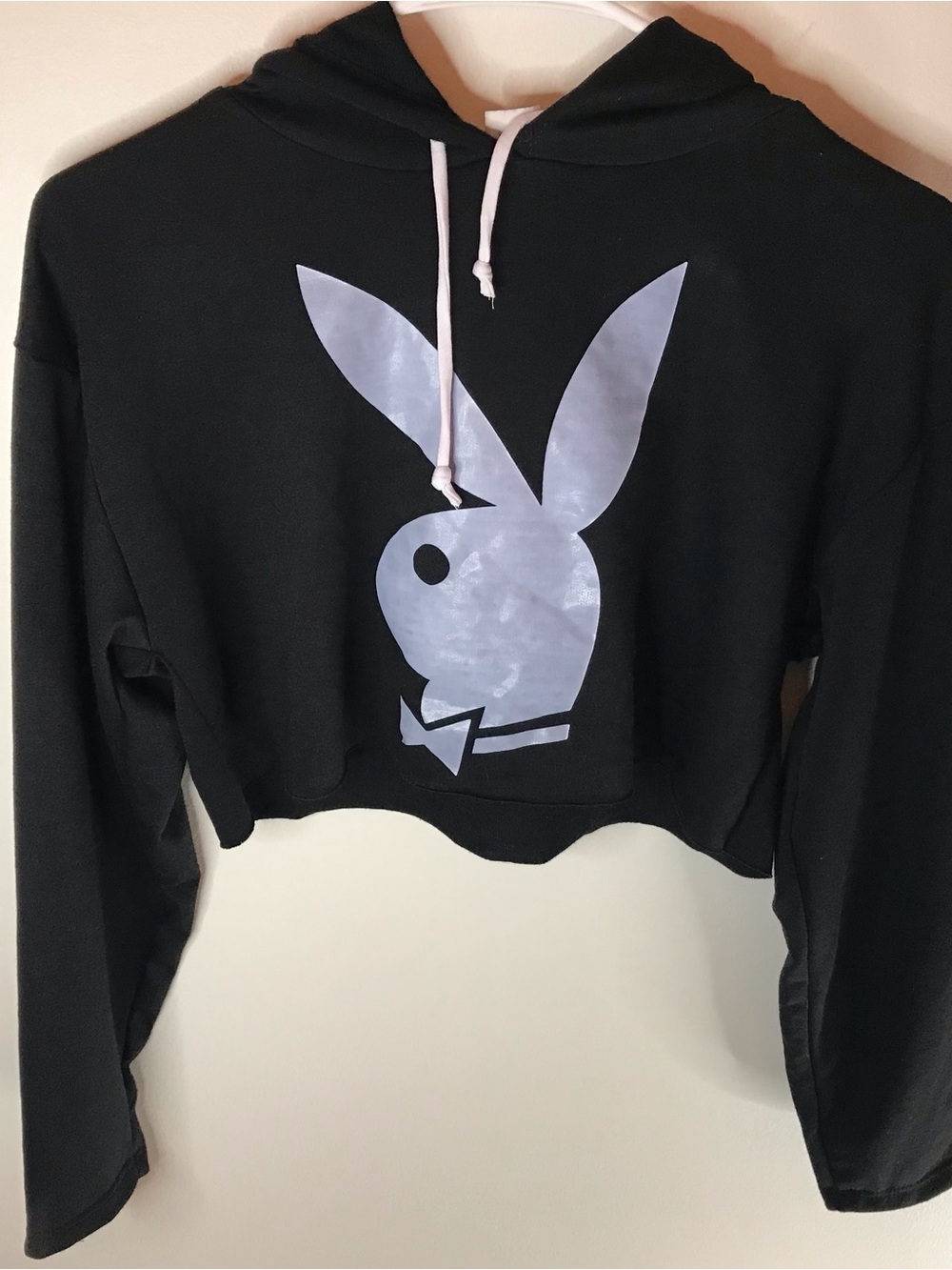 PLAYBOY Silver Bunny Graphic Cropped Hoodie 🖤 Y2K Streetwear - Picture 4 of 5